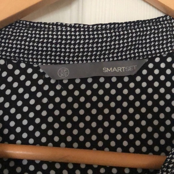 Smart Set Black & White Polka Dot V Neck Blouse XS - Picture 3 of 5